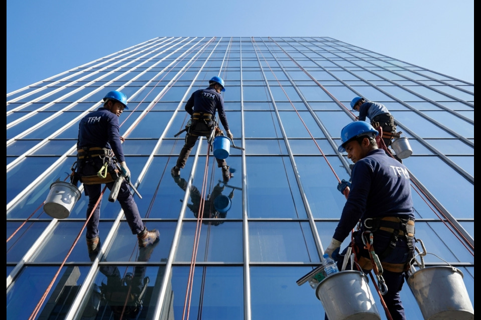 Why High-Rise Building Glass Cleaning Matters